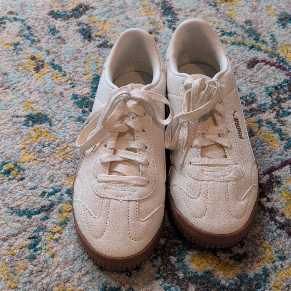 Puma White Sneakers Classic Athletic Design